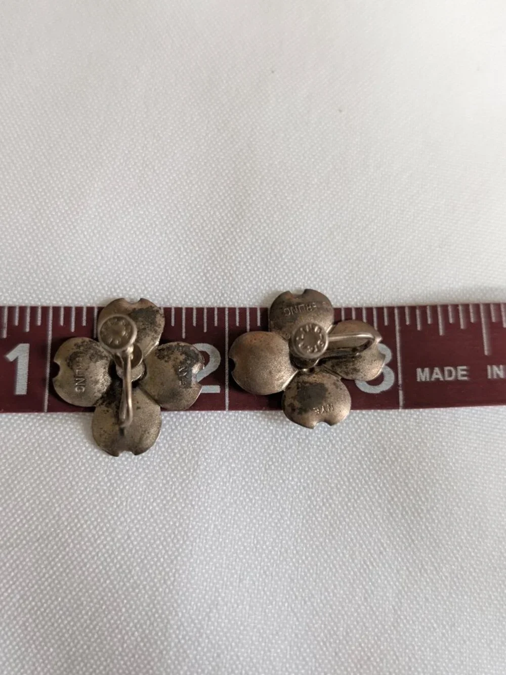 Vintage 925 Sterling Silver STUART NYE Dogwood Flower Screw Back Earrings